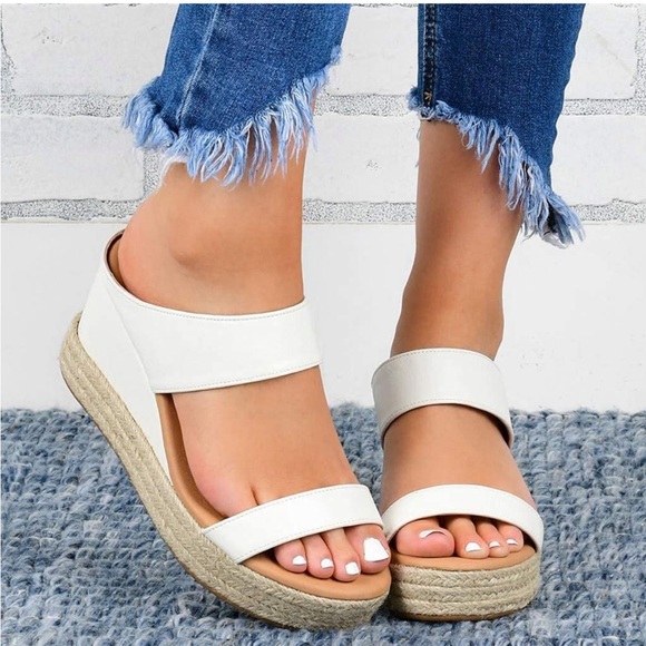 •HP•TWICE CHIC WHITE ESPADRILLE WEDGE SANDALS•11• - Picture 1 of 16
